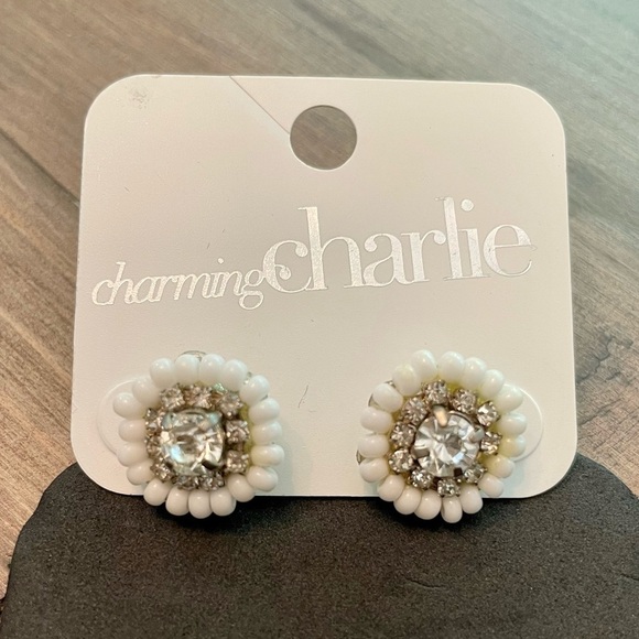 Nwt Charming Charlie Post Earrings - Picture 1 of 3